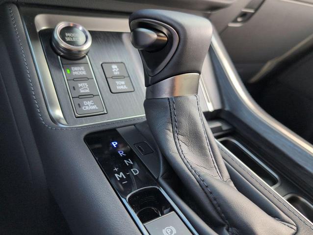 Photo of 2024 Silver Lexus GX 550