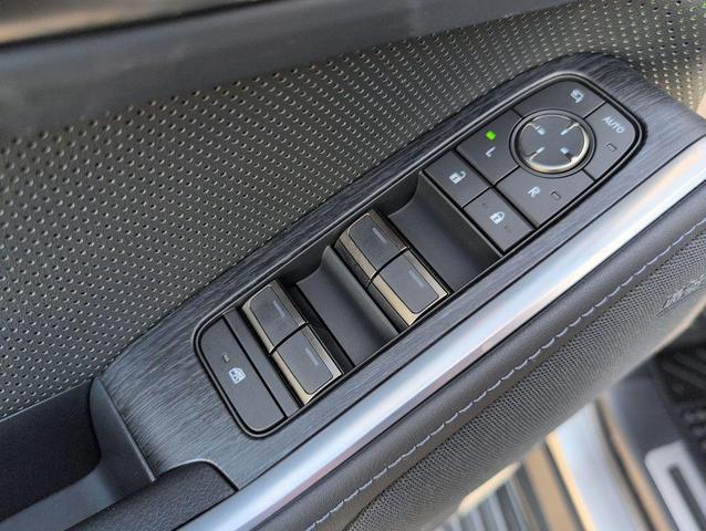 Photo of 2024 Silver Lexus GX 550