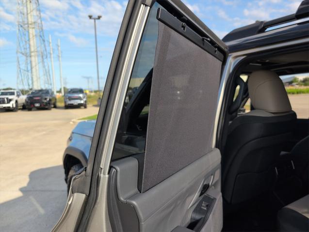 Photo of 2024 Silver Lexus GX 550
