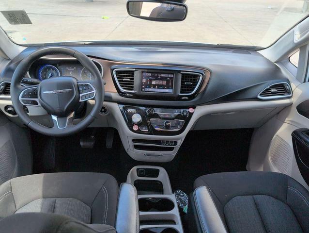 Photo of 2023 Bright White Clearcoat Chrysler Voyager