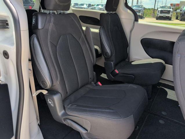 Photo of 2023 Bright White Clearcoat Chrysler Voyager