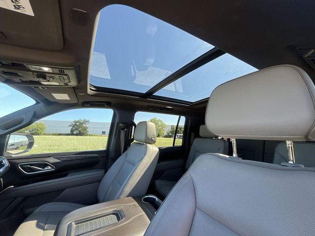 Photo of 2021 White Frost Tricoat GMC Yukon XL