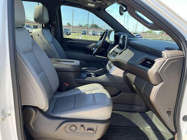Photo of 2021 White Frost Tricoat GMC Yukon XL