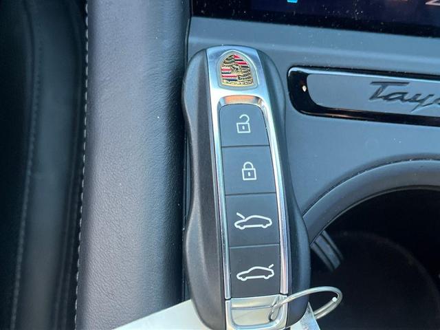 Photo of 2021 Carrara White Metallic Porsche Taycan