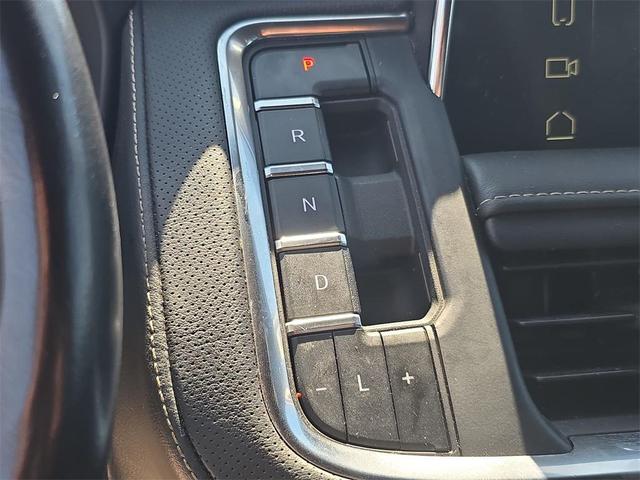 Photo of 2022 Summit White GMC Yukon