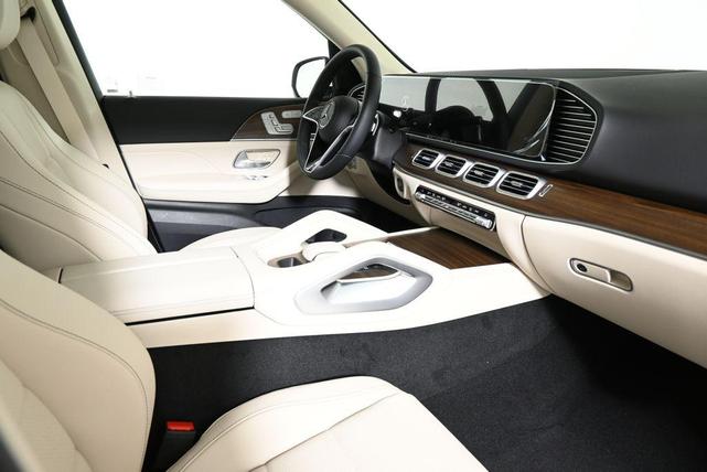 Photo of 2025 Polar White Mercedes-Benz GLE 350