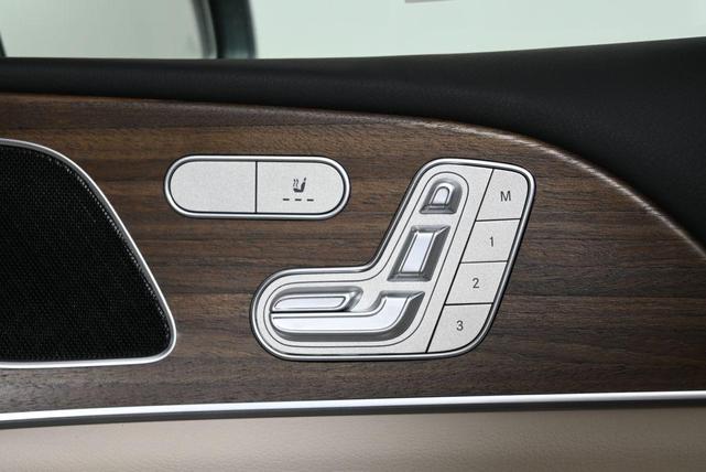 Photo of 2025 Polar White Mercedes-Benz GLE 350