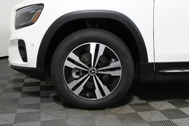Photo of 2025 Polar White Mercedes-Benz GLB 250