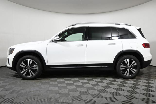 Photo of 2025 Polar White Mercedes-Benz GLB 250