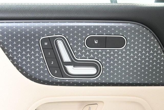 Photo of 2025 Polar White Mercedes-Benz GLB 250