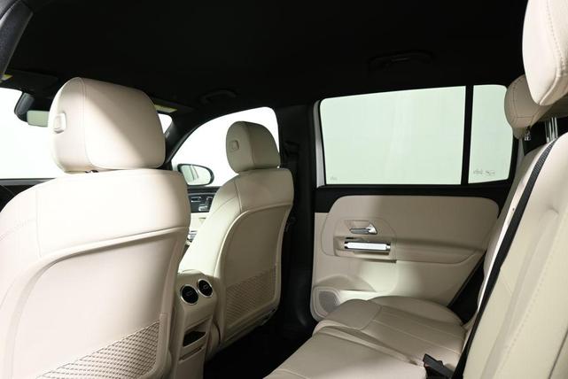 Photo of 2025 Polar White Mercedes-Benz GLB 250