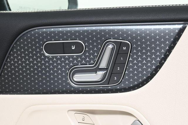 Photo of 2025 Polar White Mercedes-Benz GLB 250