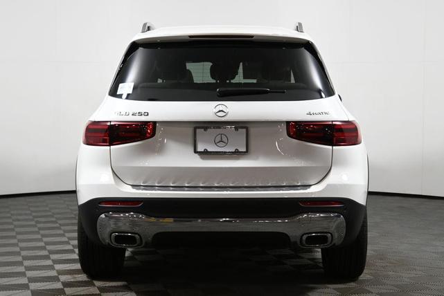 Photo of 2025 Polar White Mercedes-Benz GLB 250