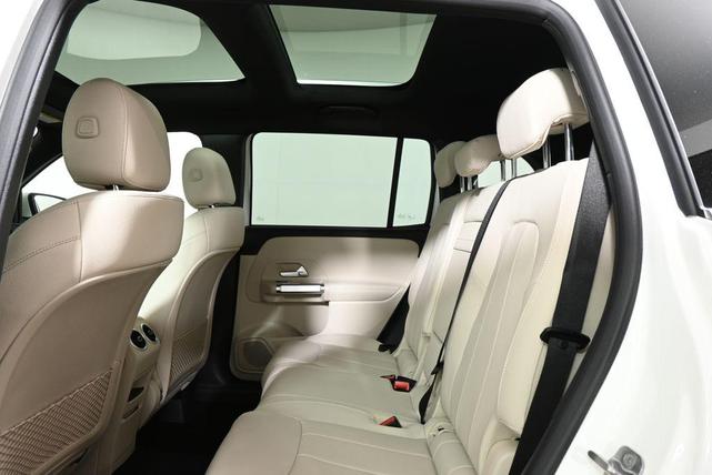 Photo of 2025 Polar White Mercedes-Benz GLB 250