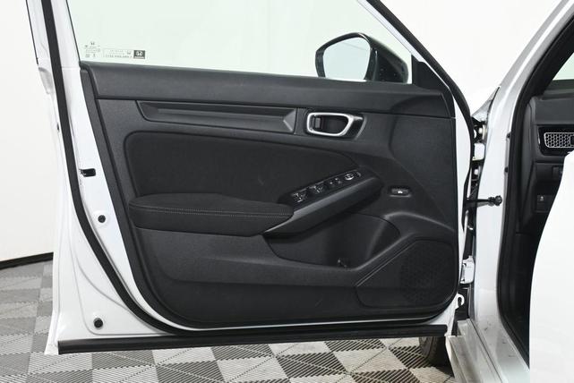 Photo of 2025 White Honda Civic
