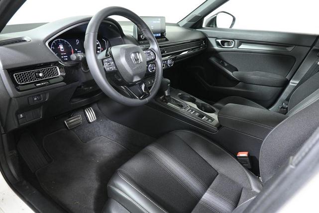 Photo of 2025 White Honda Civic