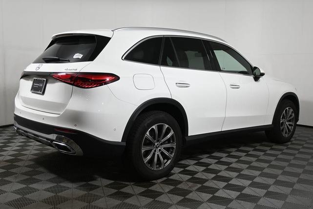 Photo of 2025 Polar White Mercedes-Benz GLC 300