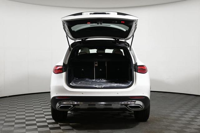 Photo of 2025 Polar White Mercedes-Benz GLC 300