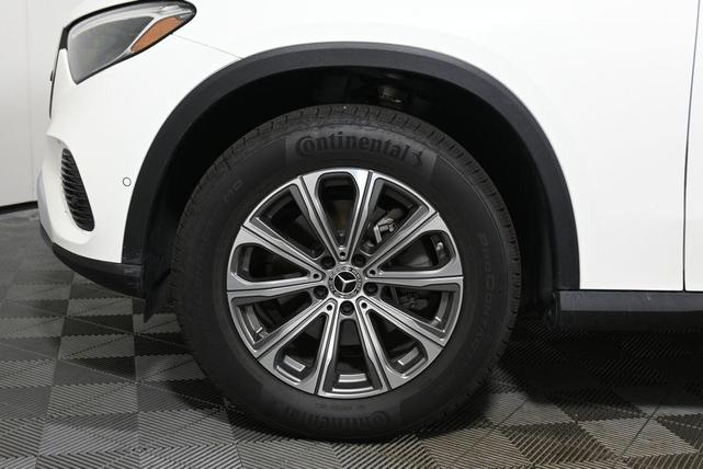 Photo of 2025 Polar White Mercedes-Benz GLC 300