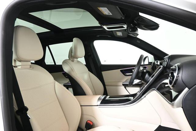 Photo of 2025 Polar White Mercedes-Benz GLC 300