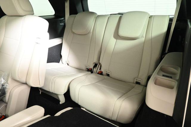 Photo of 2025 White Mercedes-Benz GLS 450