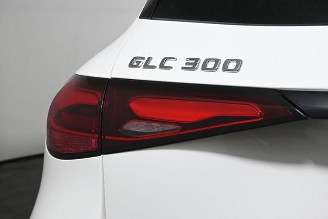 Photo of 2025 White Mercedes-Benz GLC 300