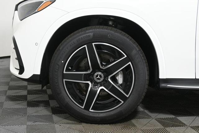 Photo of 2025 White Mercedes-Benz GLC 300
