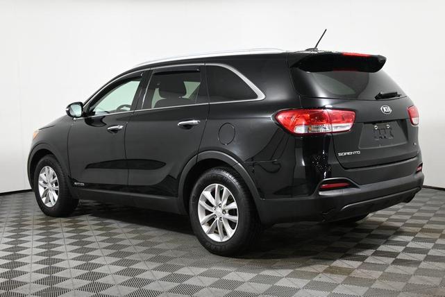Photo of 2017 Ebony Black Kia Sorento