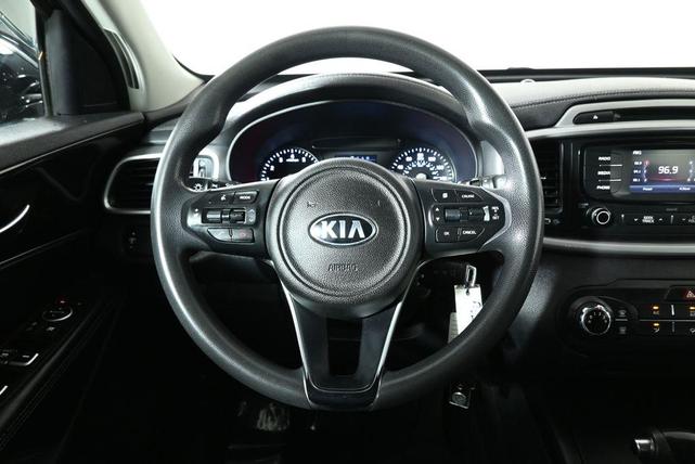 Photo of 2017 Ebony Black Kia Sorento
