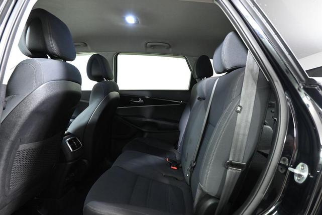 Photo of 2017 Ebony Black Kia Sorento