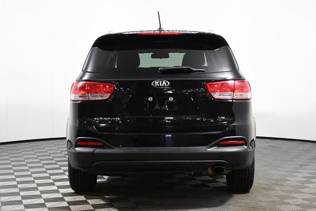 Photo of 2017 Ebony Black Kia Sorento