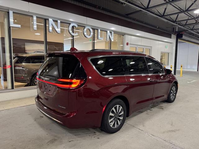 Photo of 2022 Velvet Red Pearlcoat Chrysler Pacifica Hybrid