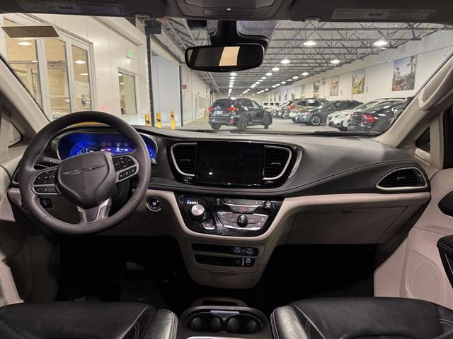 Photo of 2022 Velvet Red Pearlcoat Chrysler Pacifica Hybrid