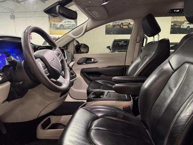 Photo of 2022 Velvet Red Pearlcoat Chrysler Pacifica Hybrid