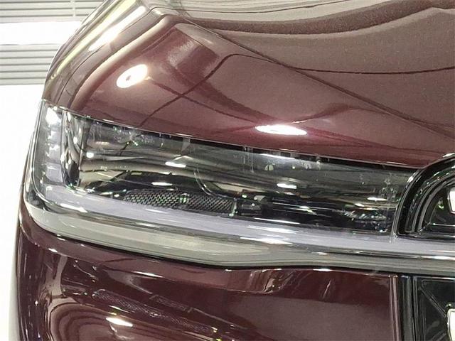 Photo of 2025 Diamond Red Metallic Tinted Clearcoat Lincoln Nautilus
