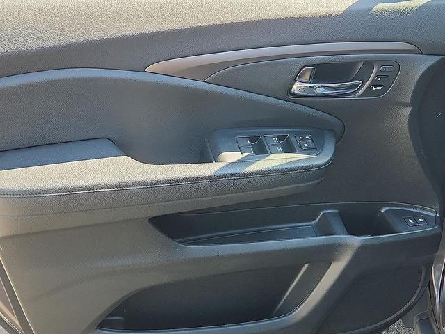 Photo of 2022 Modern Steel Metallic Honda Pilot