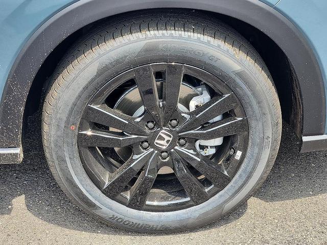 Photo of 2026 Nordic Forest Pearl Honda HR-V