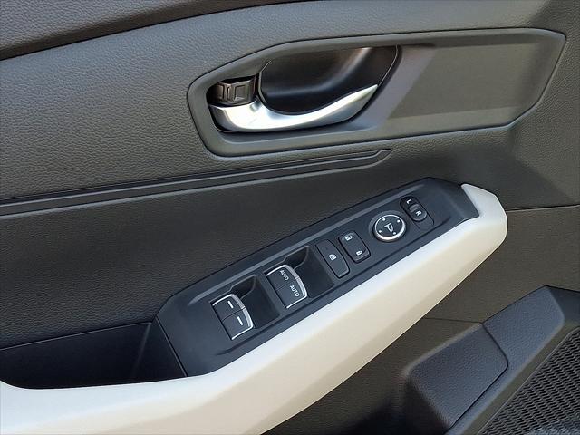 Photo of 2025 Platinum White Pearl Honda Accord