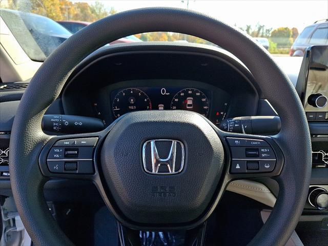 Photo of 2025 Platinum White Pearl Honda Accord