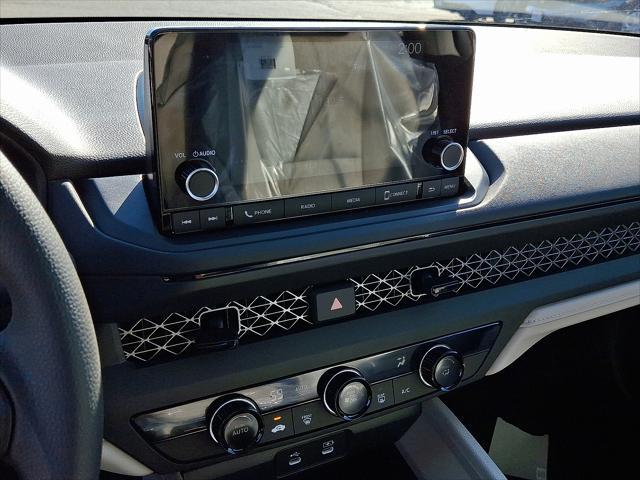 Photo of 2025 Platinum White Pearl Honda Accord