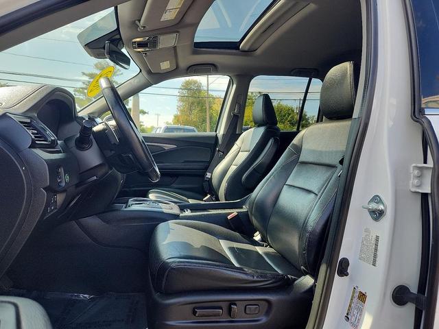 Photo of 2022 Platinum White Pearl Honda Ridgeline