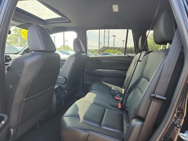 Photo of 2022 Crystal Black Pearl Honda Passport