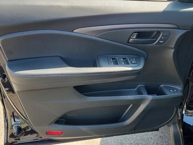 Photo of 2022 Crystal Black Pearl Honda Passport