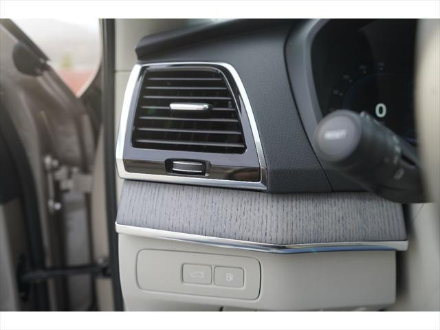Photo of 2025 Bright Dusk Metallic Volvo XC90 Plug-In Hybrid