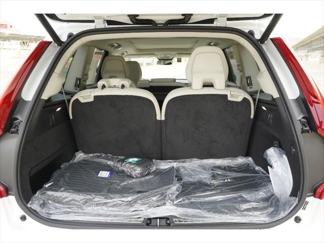 Photo of 2025 Crystal White Metallic Volvo XC90 Plug-In Hybrid