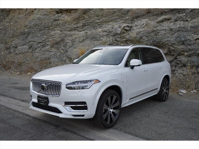 Photo of 2025 Crystal White Metallic Volvo XC90 Plug-In Hybrid