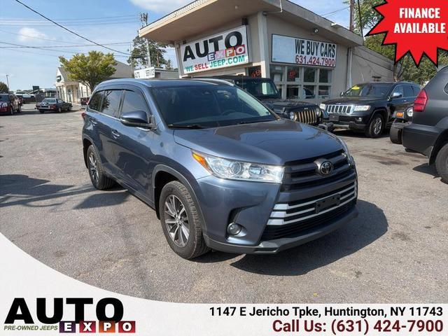 Photo of 2017 Shoreline Blue Pearl Toyota Highlander