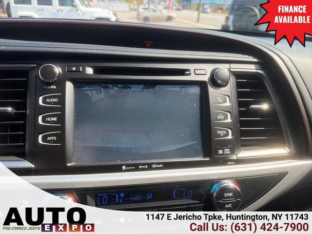 Photo of 2017 Shoreline Blue Pearl Toyota Highlander