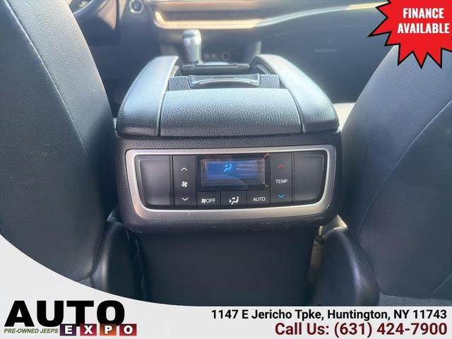 Photo of 2017 Shoreline Blue Pearl Toyota Highlander