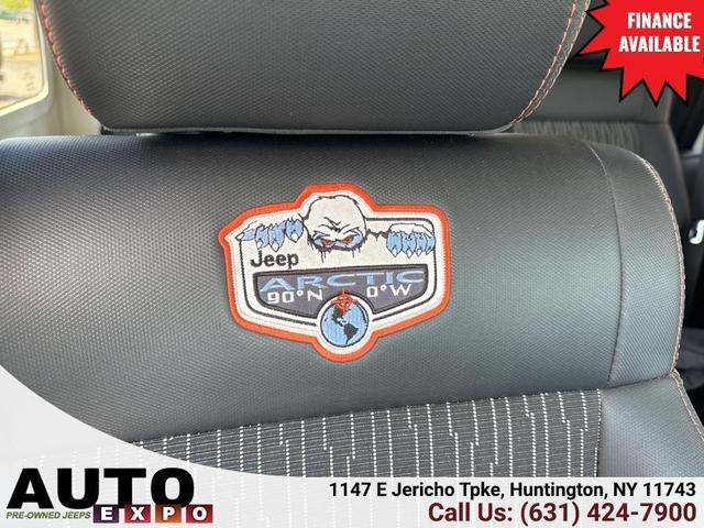 Photo of 2012 Blue Jeep Wrangler